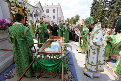 Богослужение в Успенской Святогорской лавре